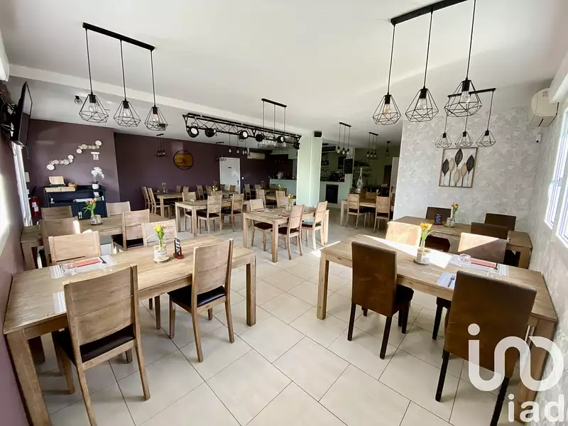 Immeuble, 667 m²