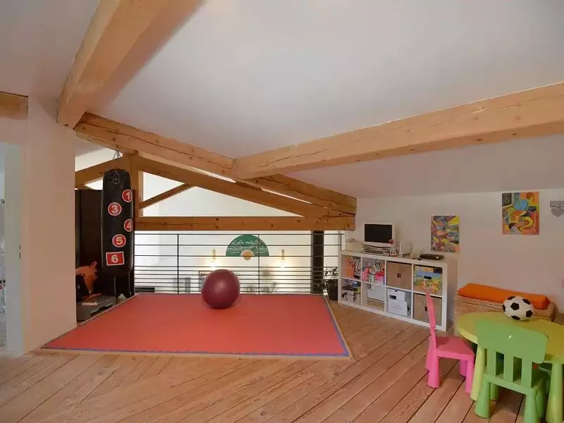 Maison, 240 m²