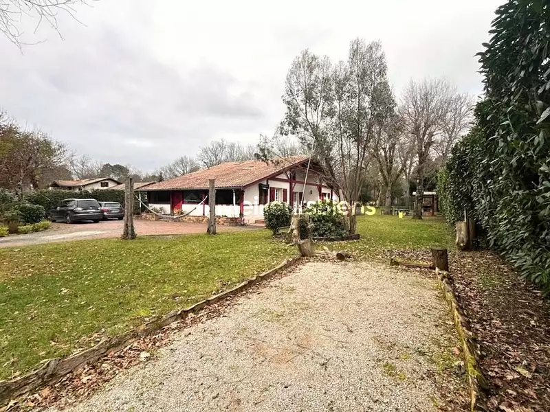 Maison, 230 m²