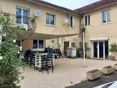 Immeuble, 413,11 m²