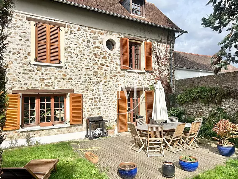 Maison, 288 m²