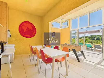 Maison, 267 m²