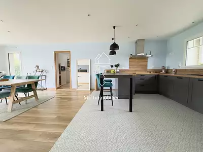 Maison, 196 m²
