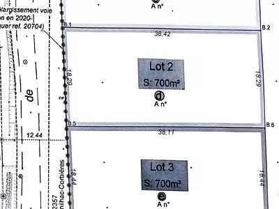 Terrain, 700 m²
