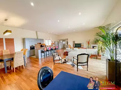 Maison, 384 m²