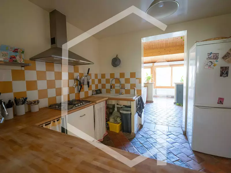 Maison, 240 m²