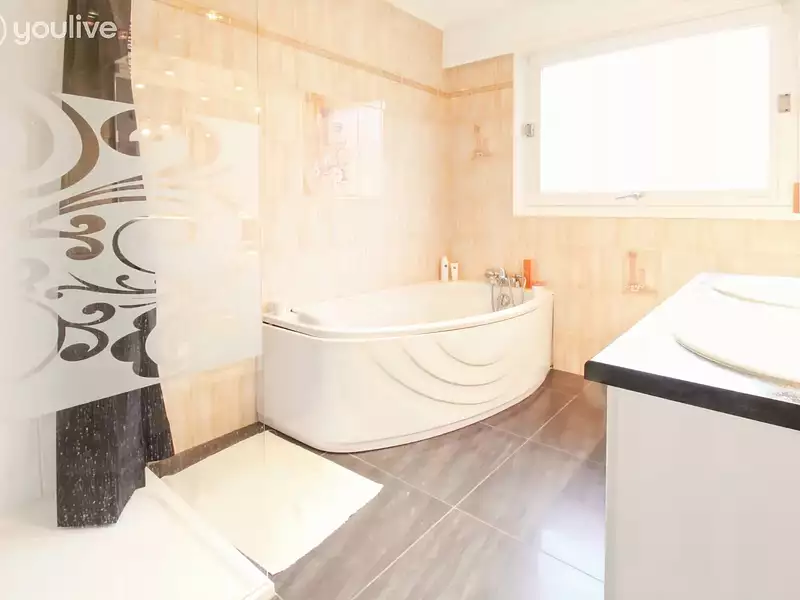 Maison, 185 m²