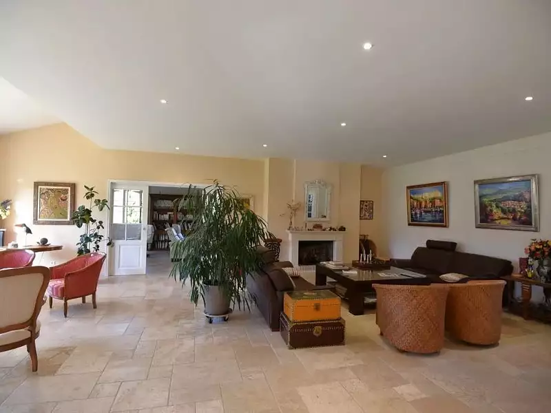 Maison, 326 m²
