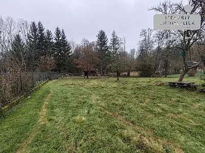 Terrain, 2 400 m²