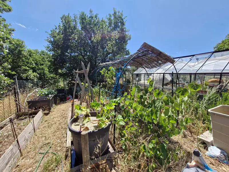 Terrain, 1 886 m²