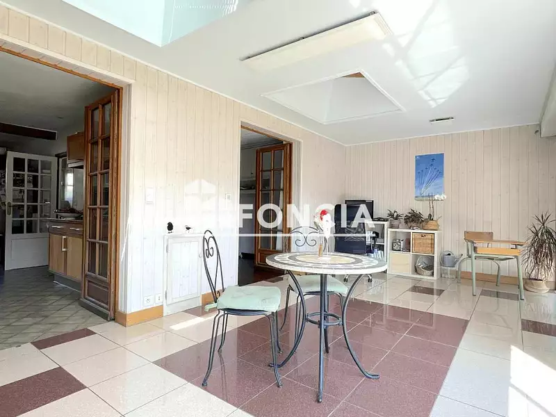 Maison, 240 m²