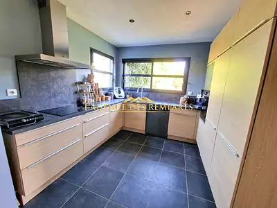 Maison, 165 m²