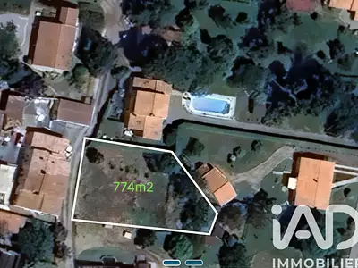 Terrain, 774 m²