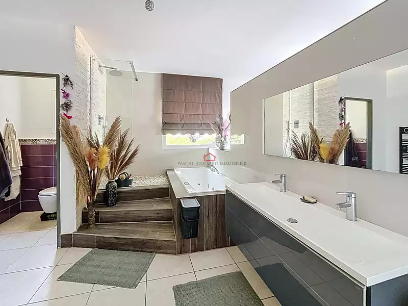 Maison, 341 m²