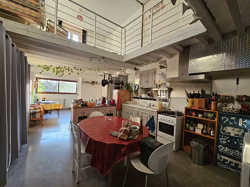 Maison, 680 m²
