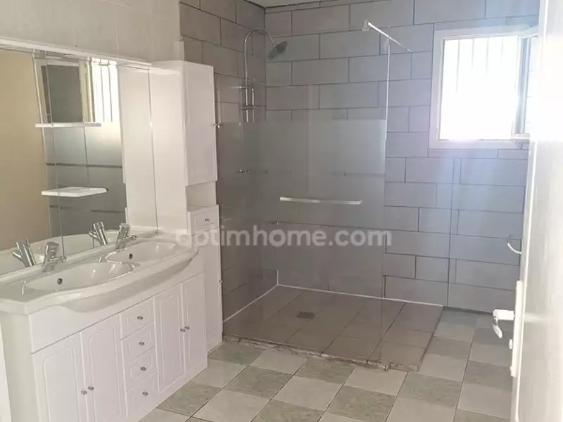 Maison, 208 m²