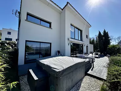 Maison, 166 m²