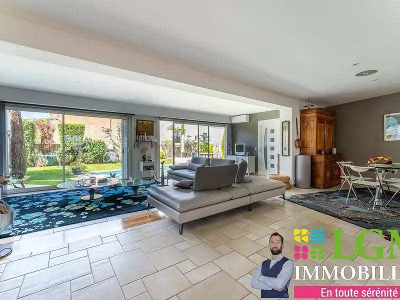 Maison, 181 m²