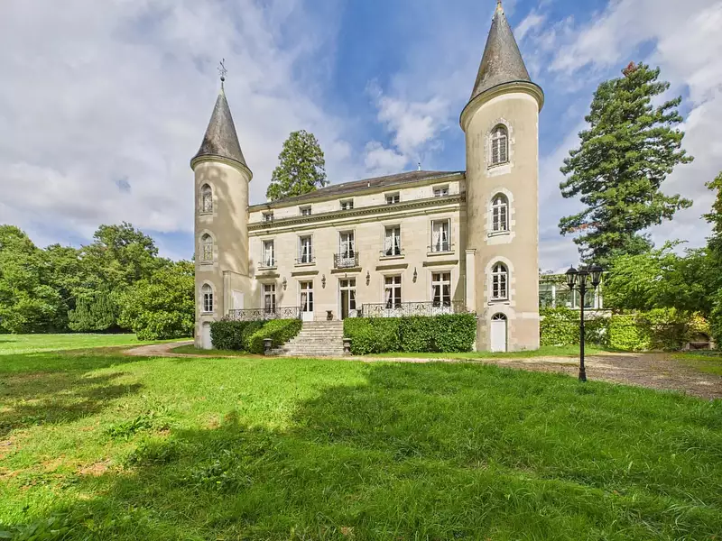 Maison, 1 476 m²