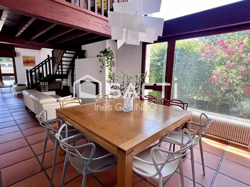 Maison, 210 m²