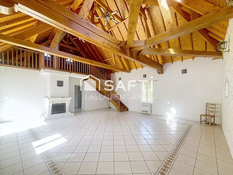 Maison, 240 m²