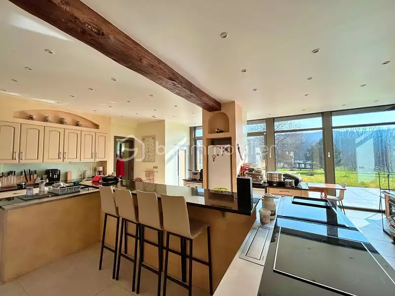 Maison, 785 m²