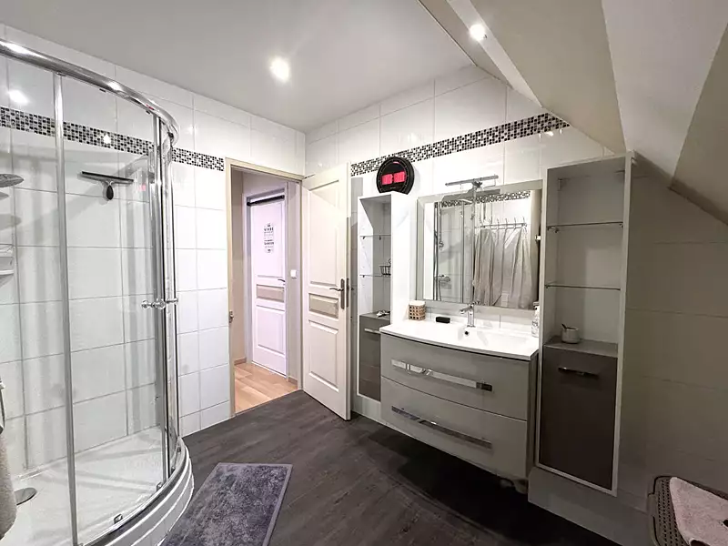 Maison, 221 m²