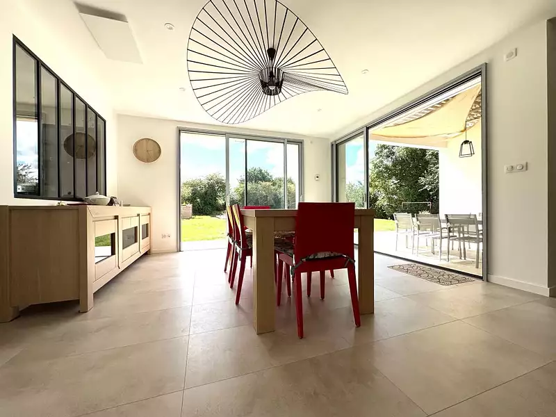 Maison, 220 m²