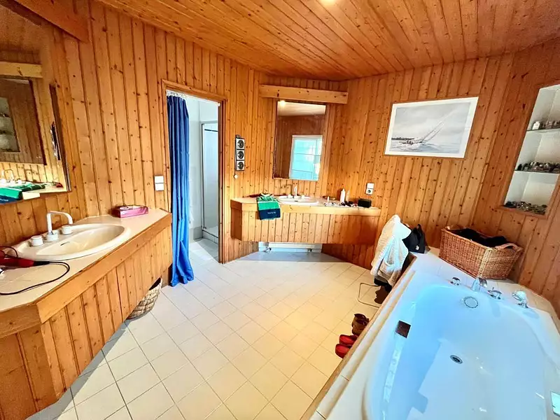 Maison, 220 m²