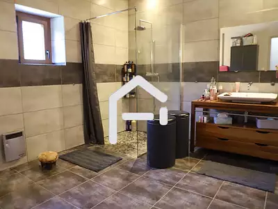 Maison, 240 m²