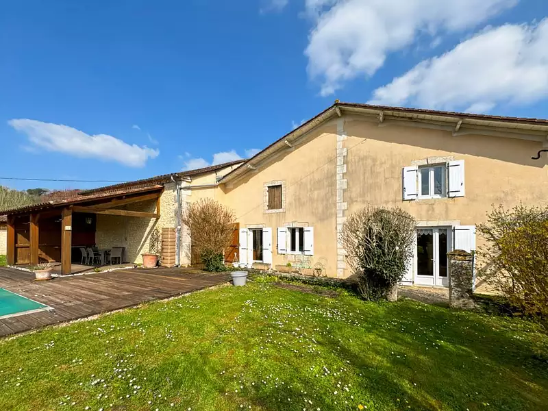 Maison, 216 m²