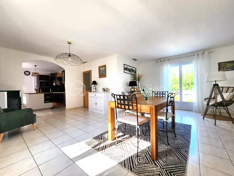 Maison, 179 m²