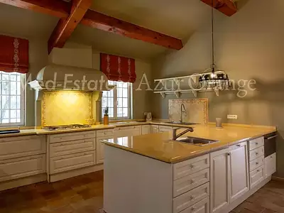 Maison, 565 m²