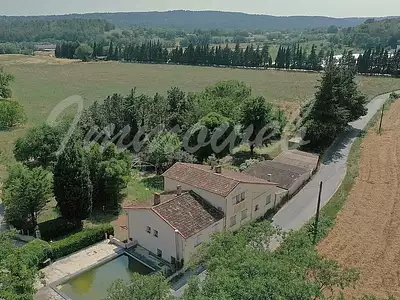 Maison, 560 m²