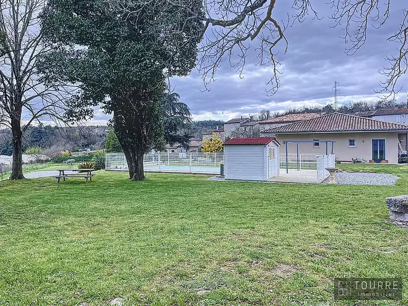 Maison, 559 m²