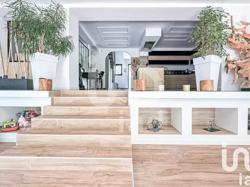 Maison, 220 m²