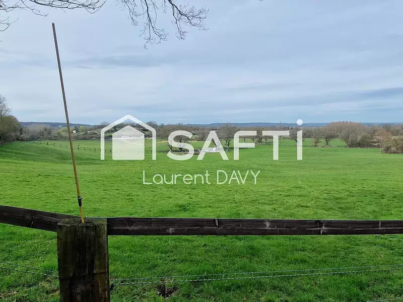 Terrain, 183 821 m²