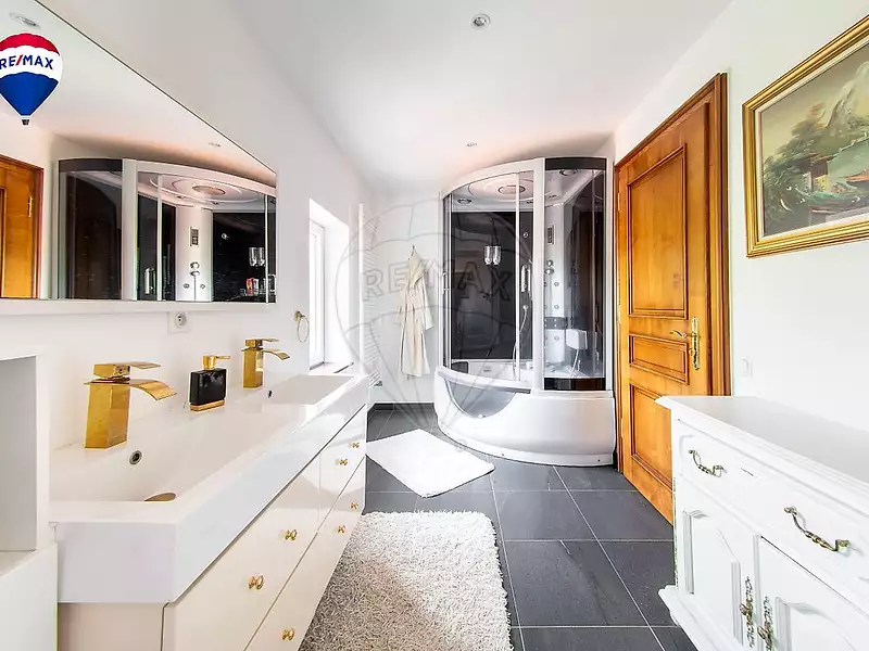 Maison, 306 m²