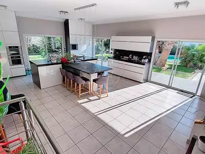 Maison, 257 m²