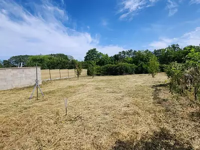 Terrain, 693 m²
