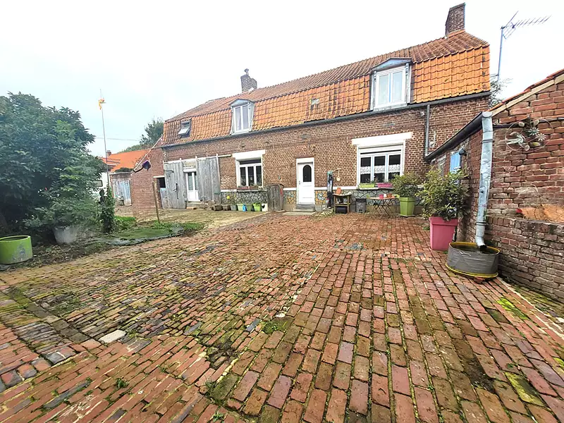 Maison, 225 m²