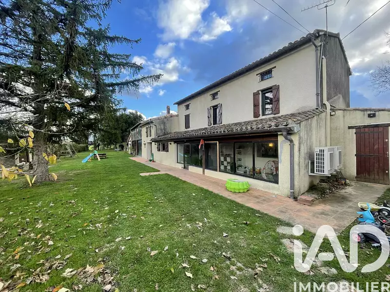 Maison, 218 m²