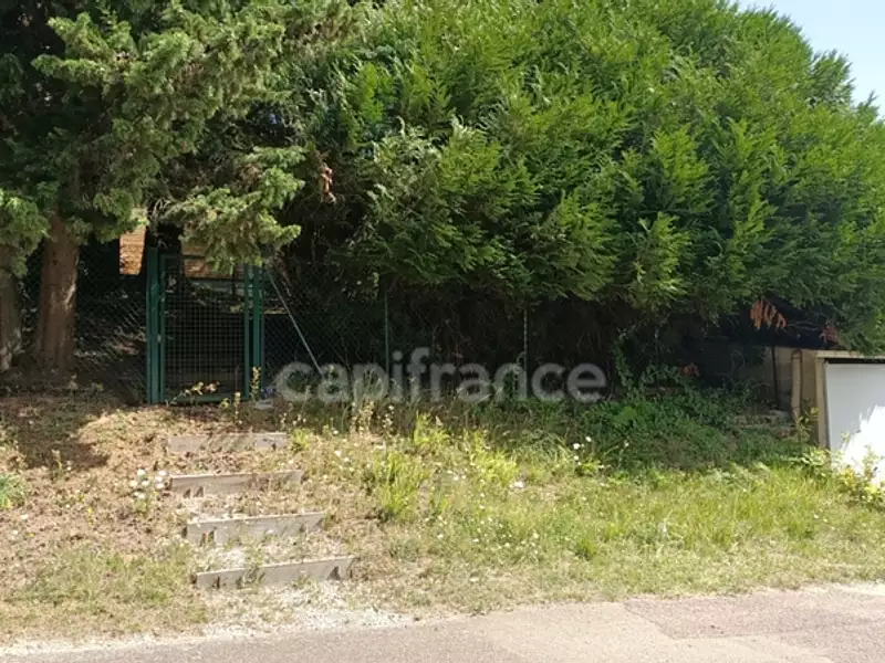 Terrain, 836 m²
