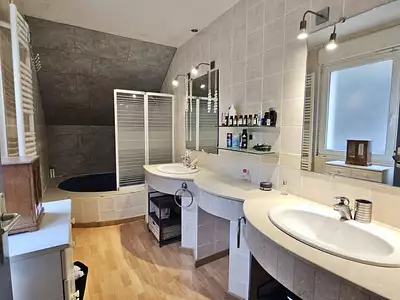 Maison, 285 m²