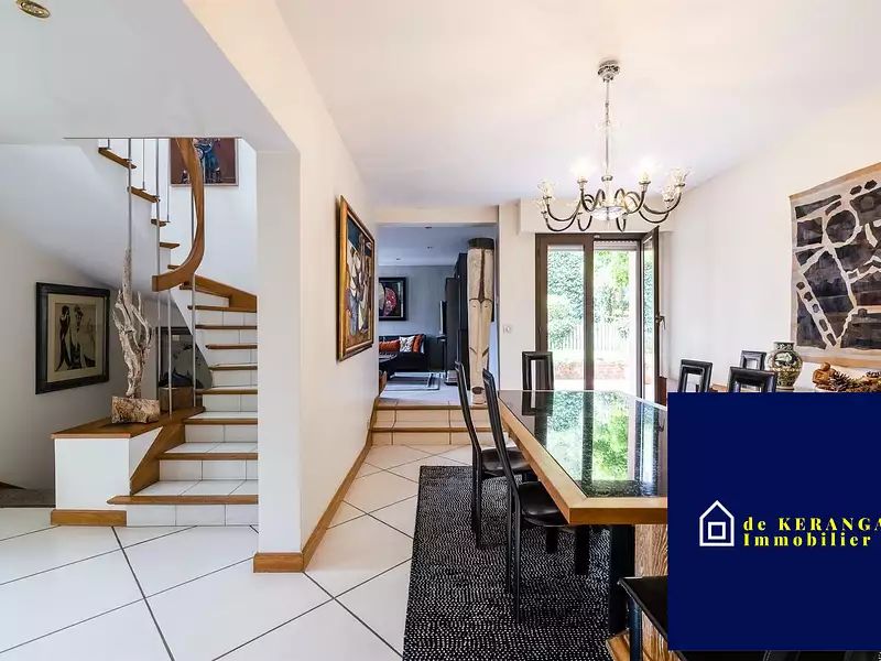 Maison, 239 m²