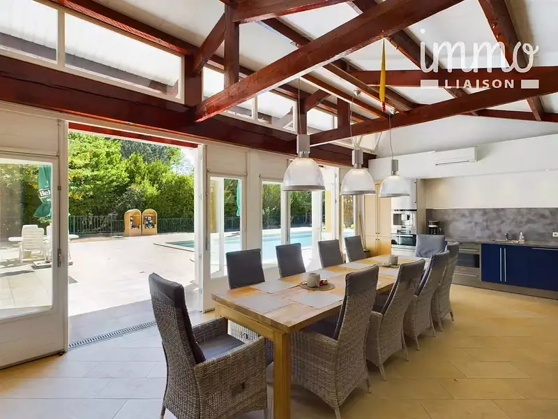 Maison, 230 m²