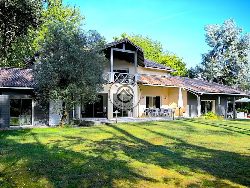 Maison, 360 m²