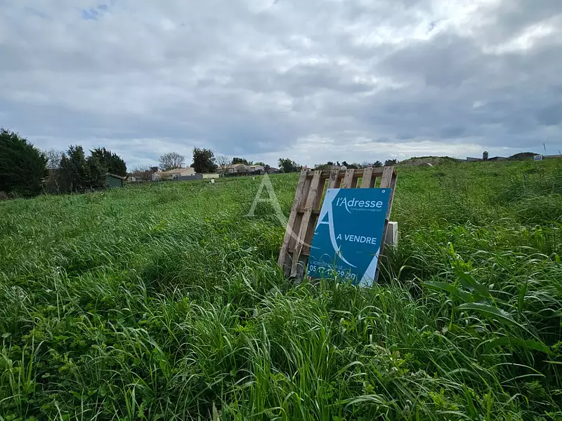 Terrain, 652 m²