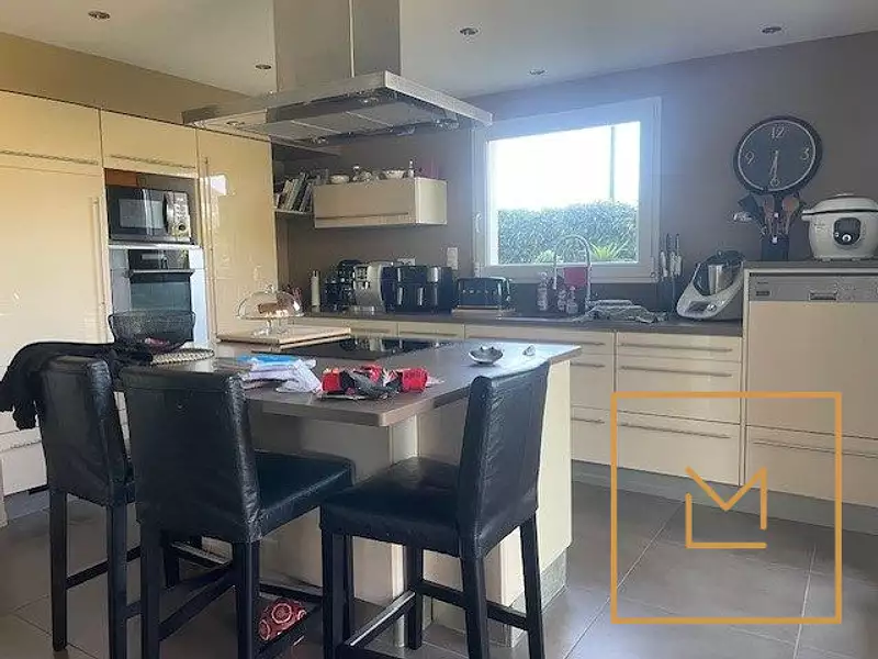 Maison, 190 m²