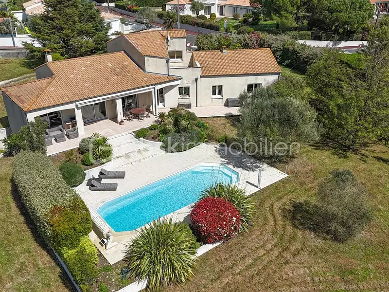 Maison, 237 m²